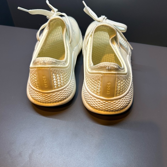 Crocs Literide Sneaker, size 7 - Picture 3 of 4